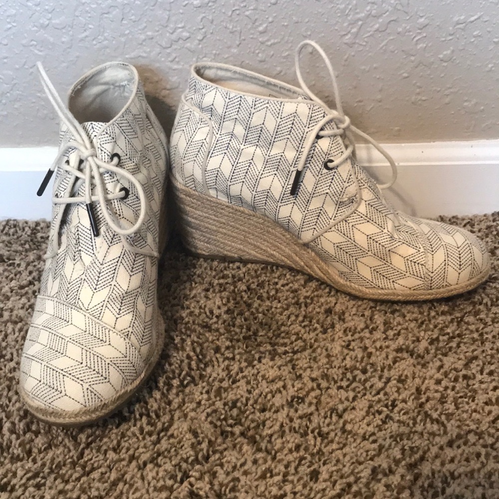 RARE TOMS Whisper Canvas Sashiko Desert Wedges